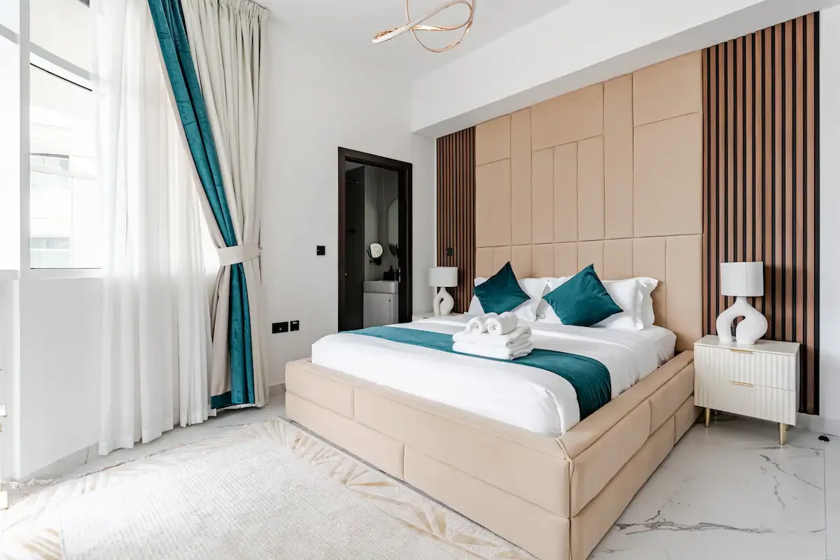 Luxenest | Royal Arabian Haven Luxury 2BR w/ Pool